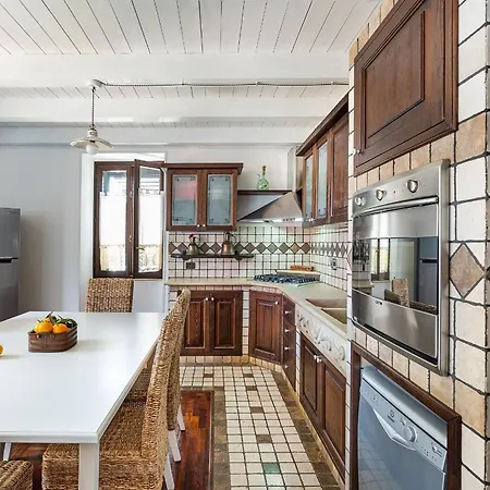 Carolina Villa