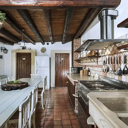 Carolina Villa *